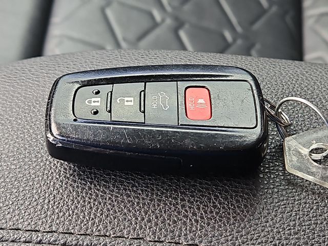 Thumbnail: 2019 Toyota RAV4 - 17