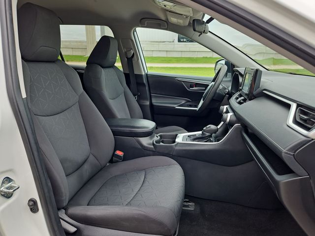 Thumbnail: 2021 Toyota RAV4 - 11