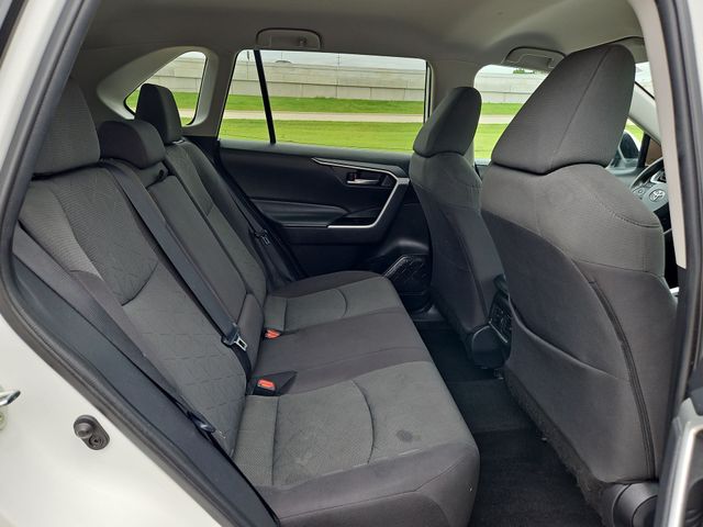 Thumbnail: 2021 Toyota RAV4 - 25