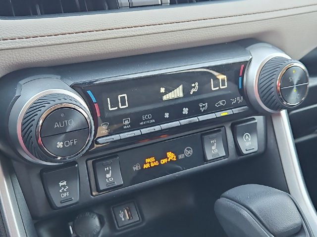 Thumbnail: 2023 Toyota RAV4 - 28