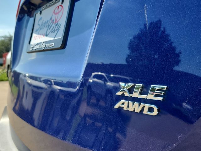 Thumbnail: 2015 Toyota RAV4 - 6