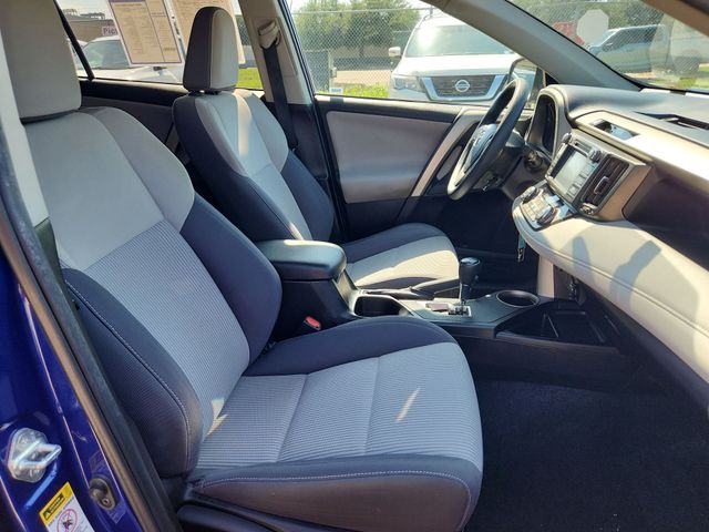 Thumbnail: 2015 Toyota RAV4 - 11