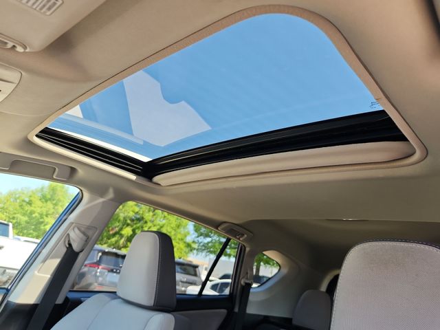Thumbnail: 2015 Toyota RAV4 - 25