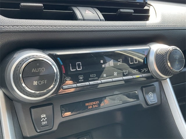 Thumbnail: 2021 Toyota RAV4 - 26