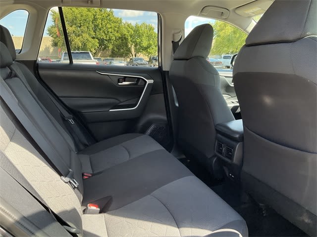 Thumbnail: 2021 Toyota RAV4 - 10
