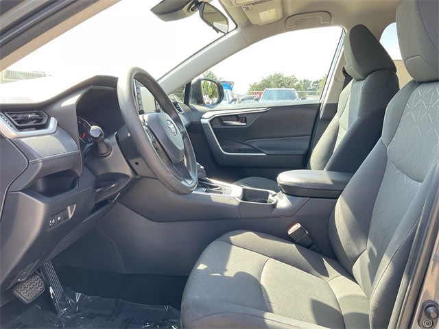 Thumbnail: 2021 Toyota RAV4 - 8