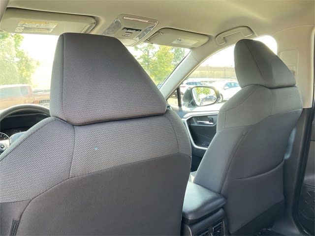 Thumbnail: 2021 Toyota RAV4 - 24