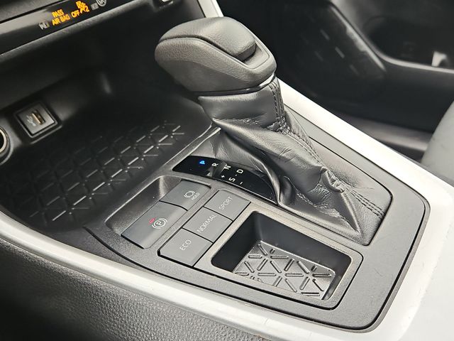Thumbnail: 2024 Toyota RAV4 - 15
