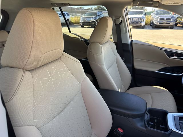 Thumbnail: 2025 Toyota RAV4 - 8