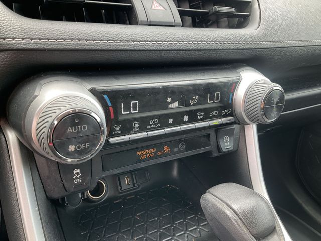 Thumbnail: 2022 Toyota RAV4 - 27