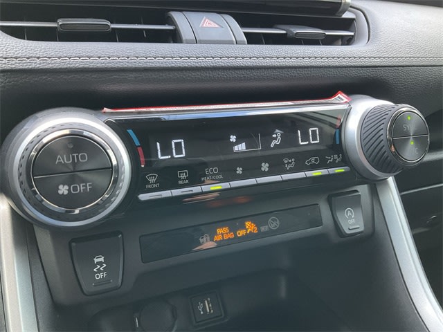 Thumbnail: 2025 Toyota RAV4 - 28