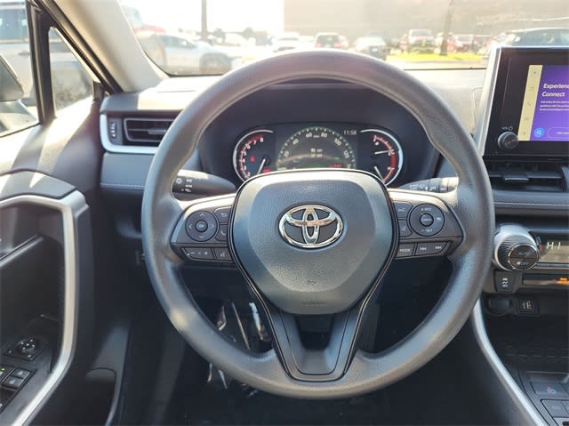 2025 Toyota RAV4 XLE 14