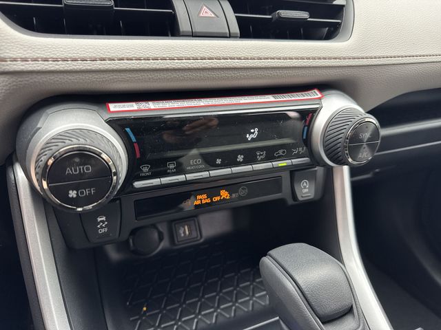 Thumbnail: 2025 Toyota RAV4 - 27