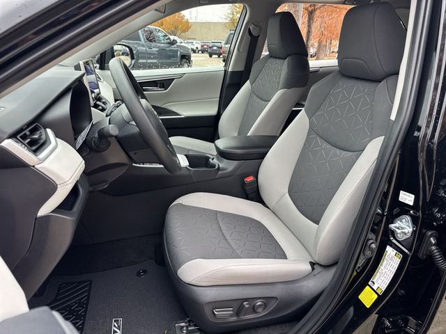 Thumbnail: 2025 Toyota RAV4 - 8