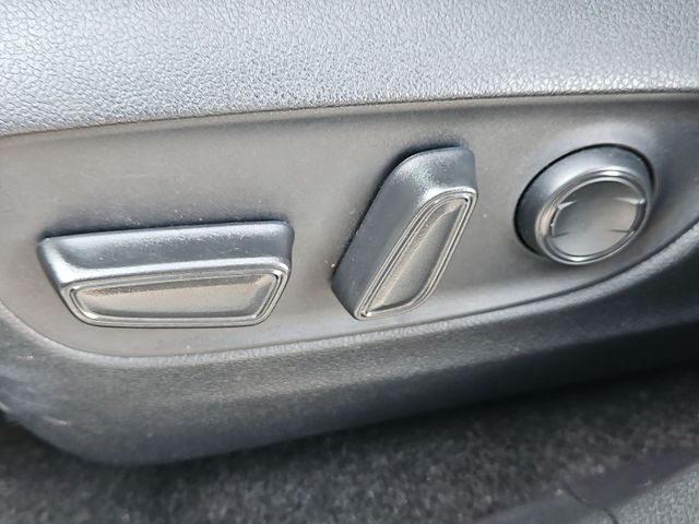 Thumbnail: 2025 Toyota RAV4 - 24