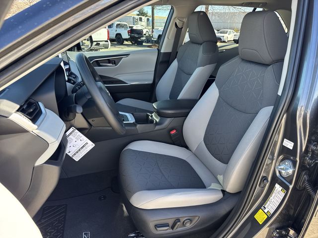 Thumbnail: 2025 Toyota RAV4 - 8