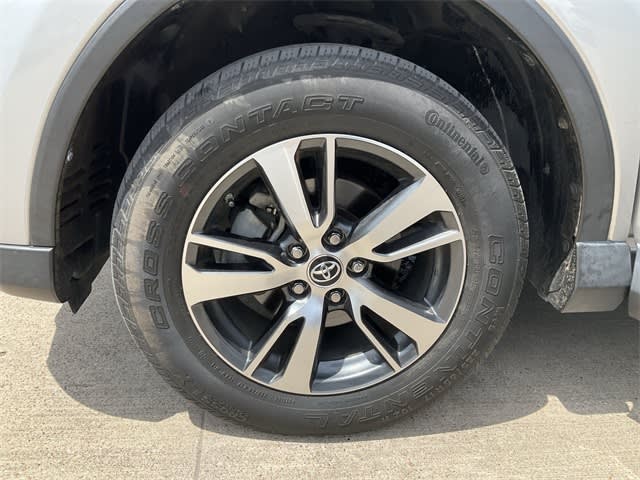 2018 Toyota RAV4 XLE 7