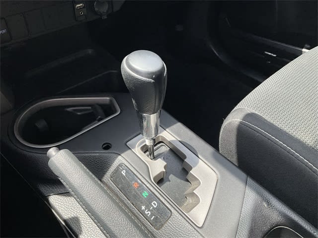 2018 Toyota RAV4 XLE 14