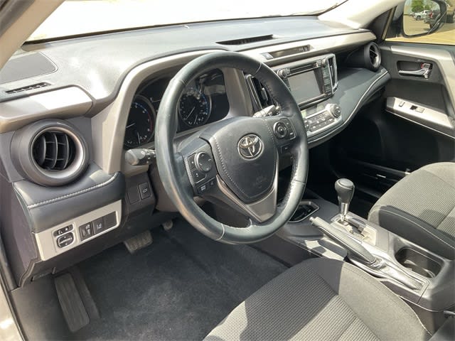 2018 Toyota RAV4 XLE 2
