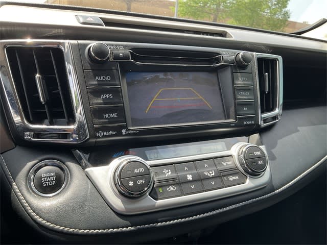 2018 Toyota RAV4 XLE 24