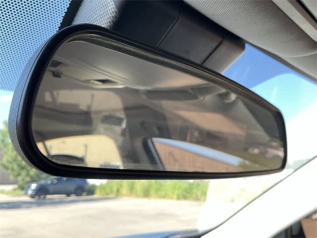 Thumbnail: 2018 Toyota RAV4 - 28
