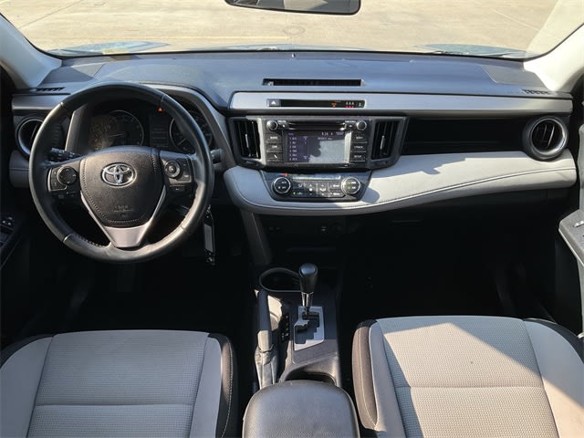 Thumbnail: 2018 Toyota RAV4 - 8