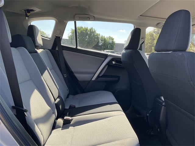 Thumbnail: 2018 Toyota RAV4 - 11