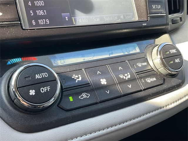 Thumbnail: 2018 Toyota RAV4 - 27