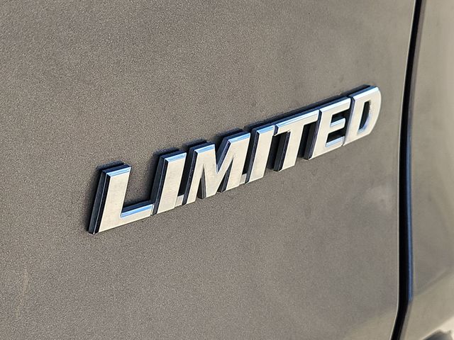 Thumbnail: 2021 Toyota RAV4 - 6
