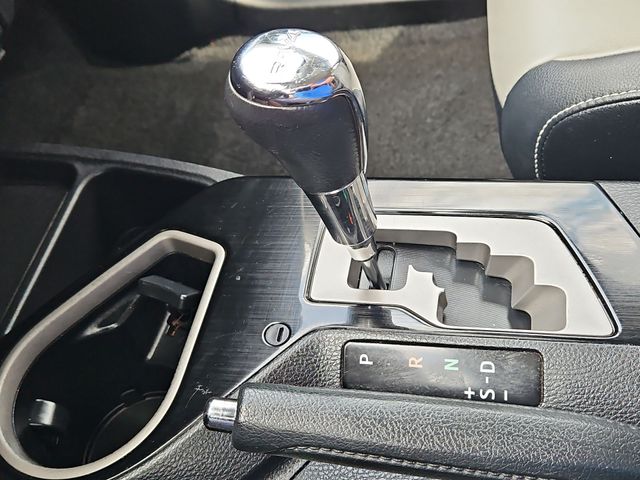 Thumbnail: 2016 Toyota RAV4 - 15