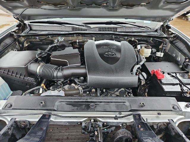 Thumbnail: 2022 Toyota Tacoma - 8