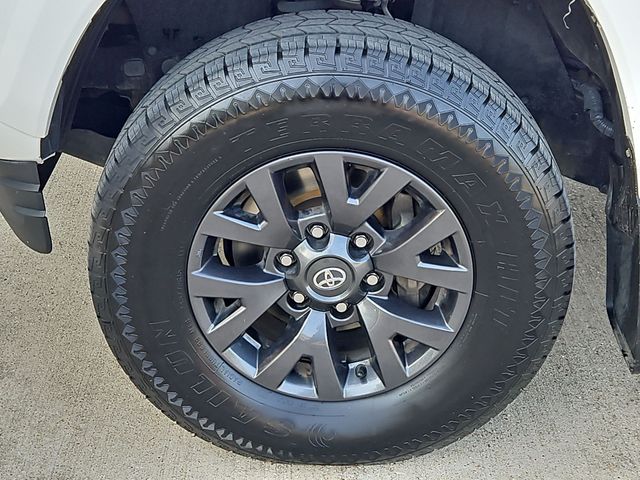 Thumbnail: 2022 Toyota Tacoma - 6