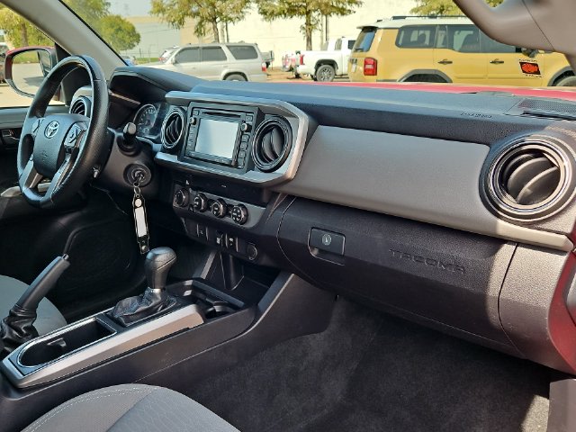 Thumbnail: 2019 Toyota Tacoma - 8