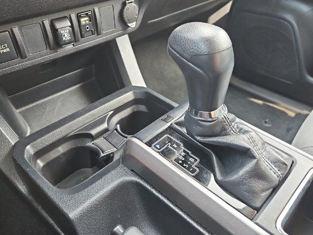 Thumbnail: 2019 Toyota Tacoma - 14