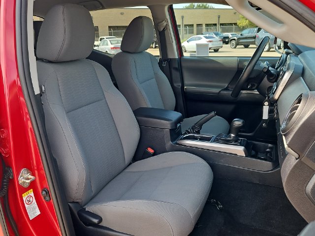 Thumbnail: 2019 Toyota Tacoma - 10