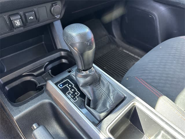 Thumbnail: 2021 Toyota Tacoma - 14