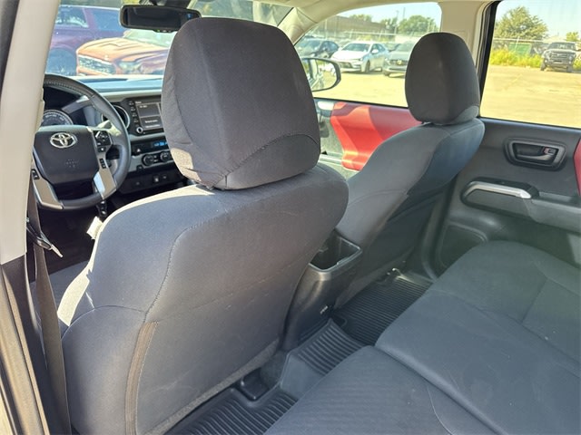 Thumbnail: 2021 Toyota Tacoma - 10