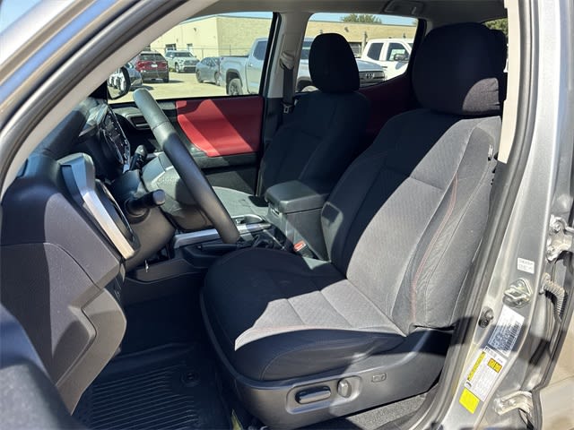 Thumbnail: 2021 Toyota Tacoma - 9