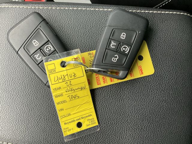 Thumbnail: 2022 Volkswagen Taos - 17