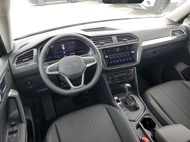 Thumbnail: 2024 Volkswagen Tiguan - 13