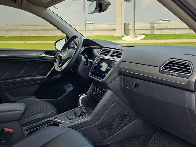 Thumbnail: 2024 Volkswagen Tiguan - 9