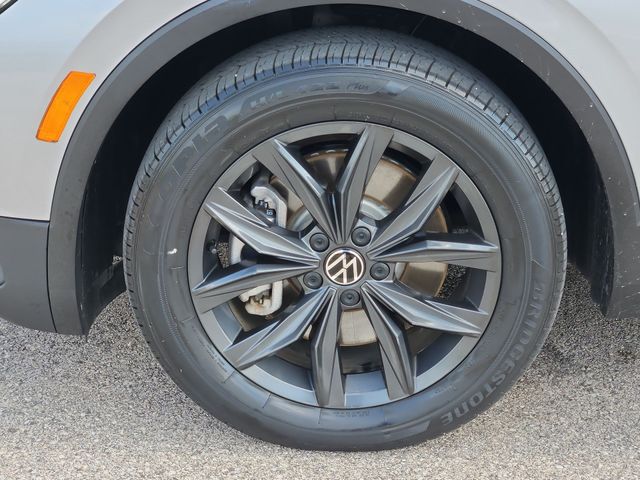 Thumbnail: 2024 Volkswagen Tiguan - 7