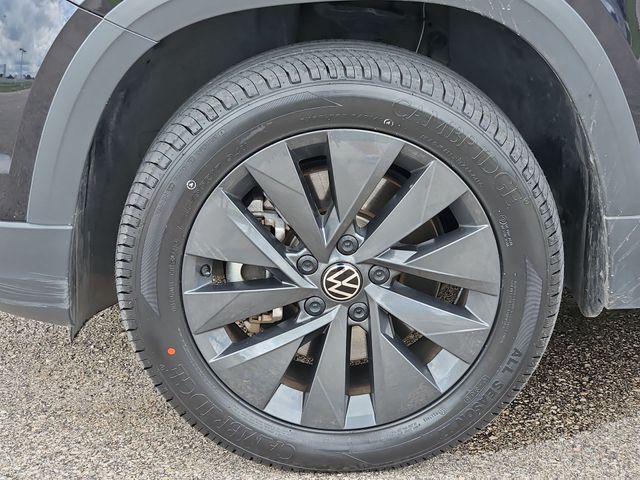 Thumbnail: 2024 Volkswagen Taos - 8