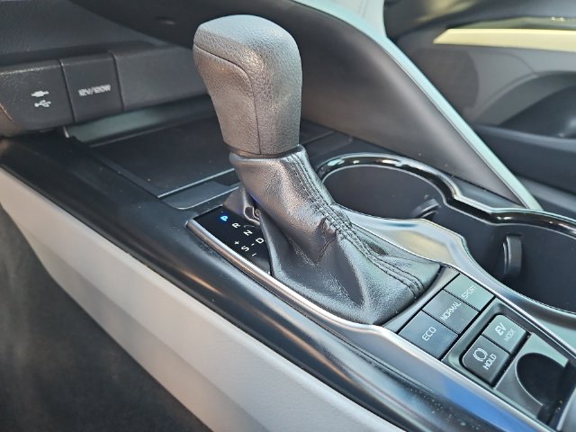 Thumbnail: 2019 Toyota Camry - 15