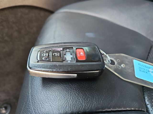 Thumbnail: 2019 Toyota Camry - 16