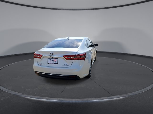 Thumbnail: 2017 Toyota Avalon - 20