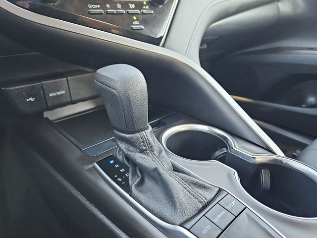 Thumbnail: 2022 Toyota Camry - 14