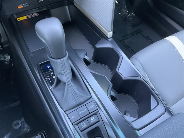 Thumbnail: 2025 Toyota Camry - 14