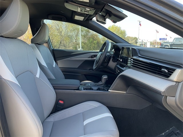 Thumbnail: 2025 Toyota Camry - 24