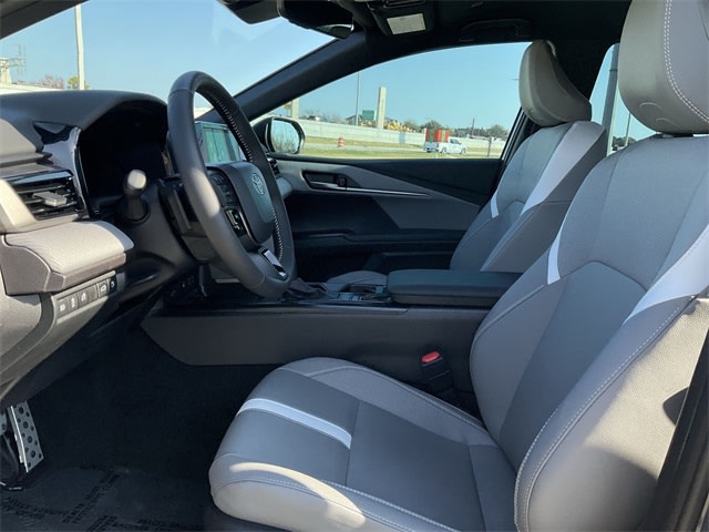 Thumbnail: 2025 Toyota Camry - 9